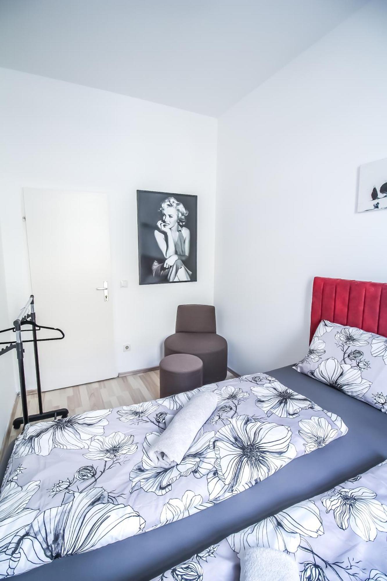 H Superior Triple Room Pr Viyana Dış mekan fotoğraf